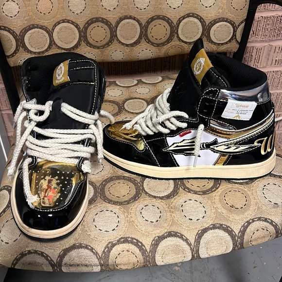 Pelican Jordan 1s - Picture 1 of 3